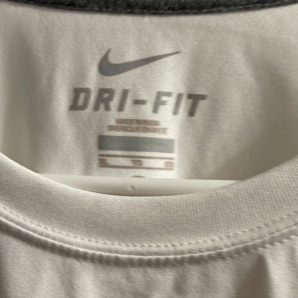 Nike Fri fit - Picture 2 of 3